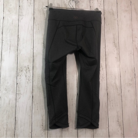 Calia by Carrie Underwood Essential Crossover Heather Gray Capri Small - Picture 2 of 5
